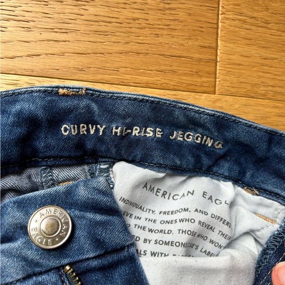 American Eagle Size 6 Curvy Hi-Rise Jegging - Picture 4 of 6